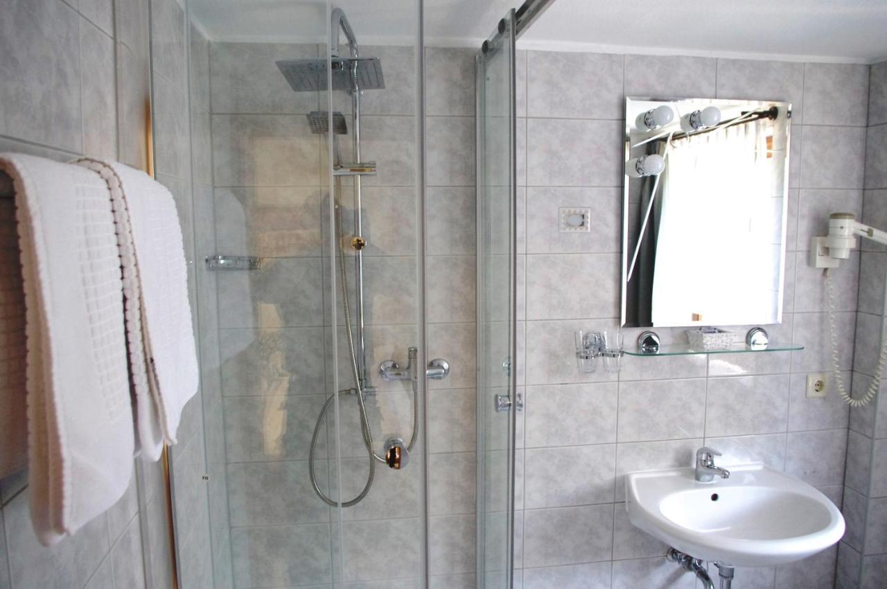 Hotel Gasthof Zum Walfisch Клінґенталь Екстер'єр фото