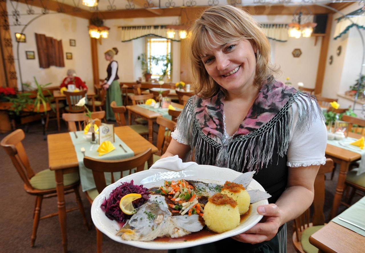 Hotel Gasthof Zum Walfisch Клінґенталь Екстер'єр фото